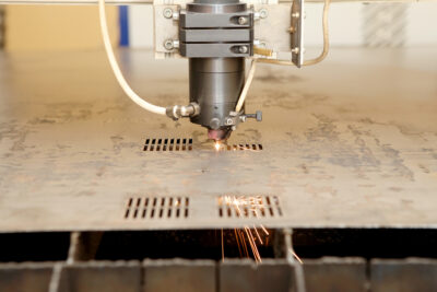 plasma cutting cnc machine cuts 