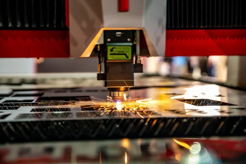Top Benefits of Using Laser Engravers for Metal Projects